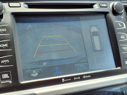 Used 2018 Toyota Highlander Limited Platinum FWD image 11