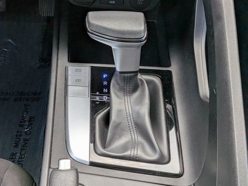 Used 2024 Hyundai Elantra SEL FWD image 19