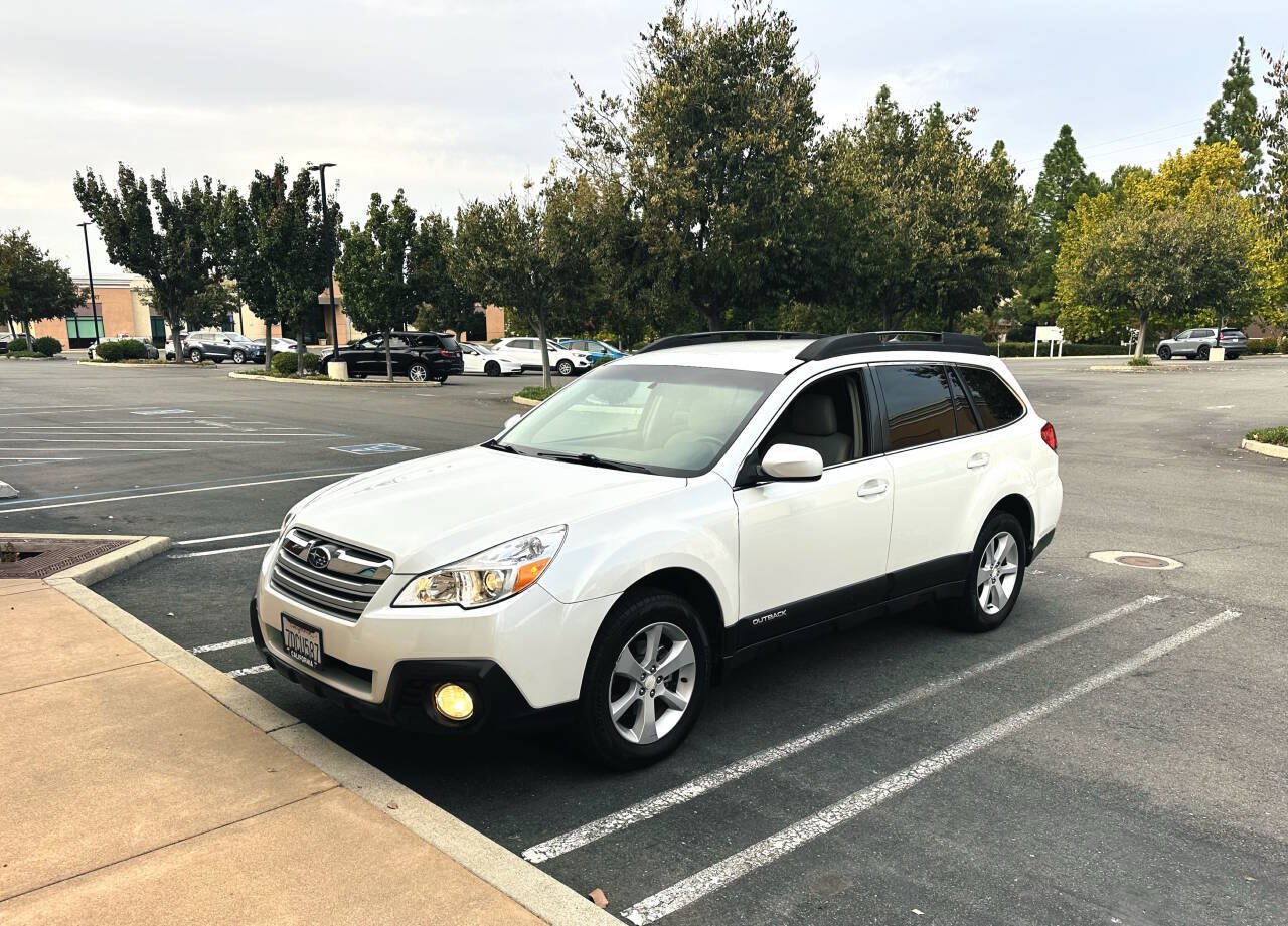 Used 2014 Subaru Outback 2.5i Premium AWD/4WD image 3