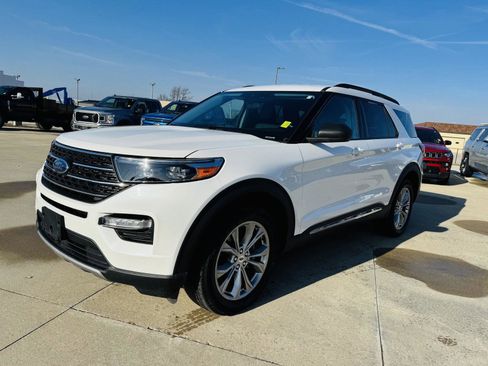 Used 2023 Ford Explorer XLT w/ Equipment Group 202A image 37