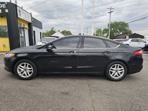 Used 2015 Ford Fusion SE FWD image 12