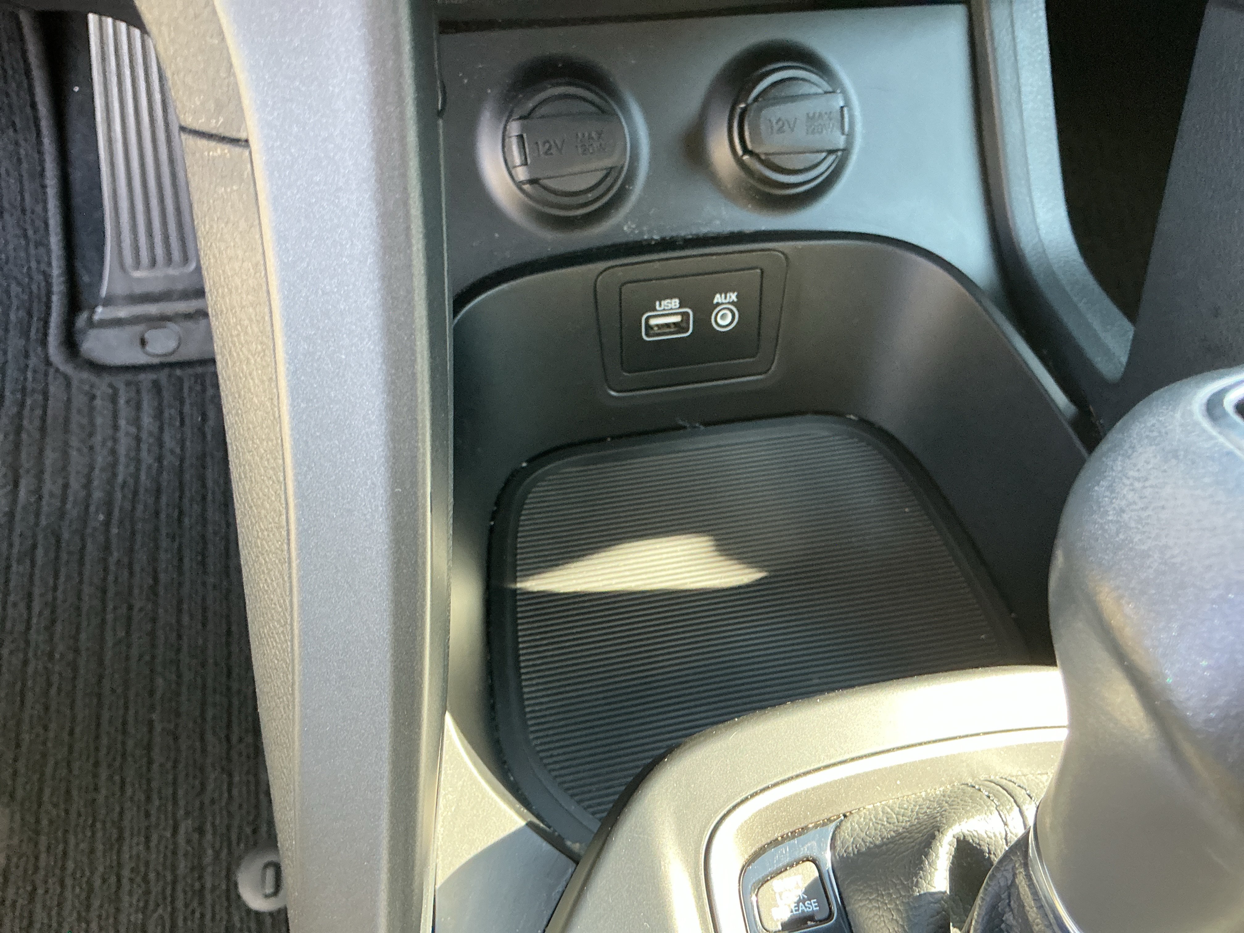 Used 2017 Hyundai Santa Fe Sport w/ Cargo Package FWD image 19
