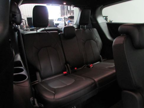 New 2027 Chrysler Pacifica Select FWD image 19