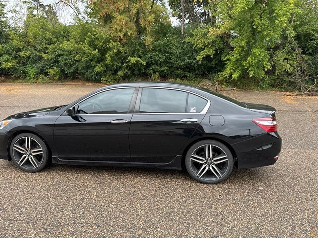 Used 2017 Honda Accord Sport image 14