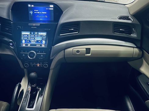 Used 2017 Acura ILX FWD image 25