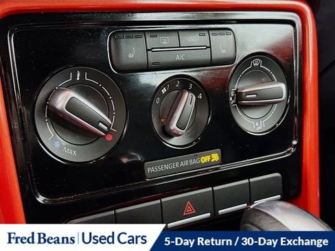 Used 2018 Volkswagen Beetle 2.0T S w/ Style & Comfort Package image 15