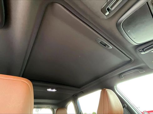 Used 2025 Subaru Forester Touring w/ Popular Package - Touring image 14