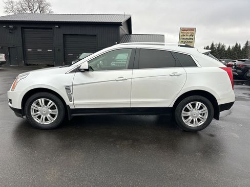 Used 2011 Cadillac SRX Luxury image 2