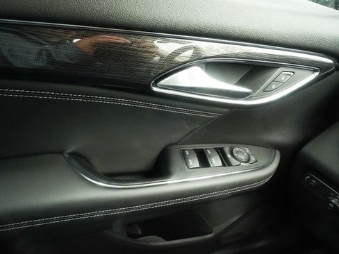 Used 2023 Buick Envision Preferred FWD image 19