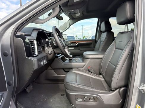 Used 2023 GMC Sierra 1500 Denali w/ Technology Package AWD/4WD image 11