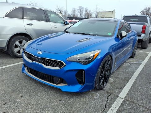 Used 2018 Kia Stinger GT2 image 2
