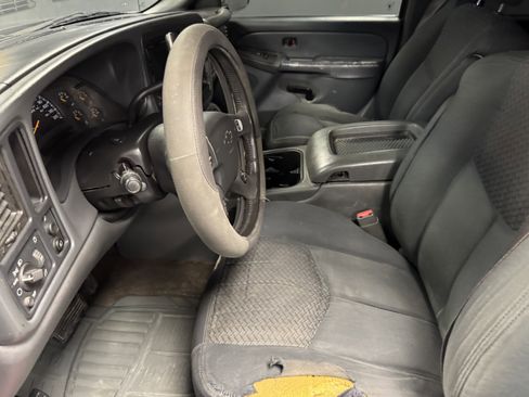 Used 2003 Chevrolet Avalanche 2WD image 10