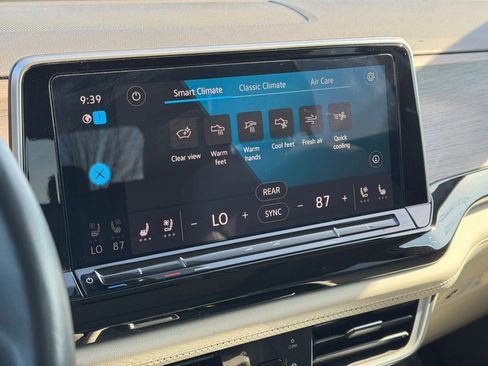 Used 2024 Volkswagen Atlas SEL Premium R-Line image 28