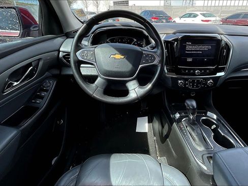Used 2021 Chevrolet Traverse LT image 5