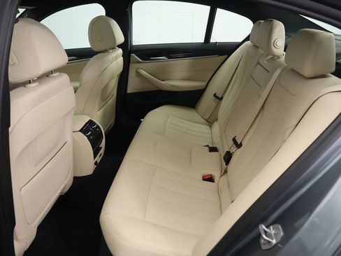 Used 2021 BMW 530e xDrive 530e iPerformance w/ Convenience Package image 22