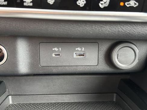 Used 2023 Nissan Rogue SV AWD/4WD image 40