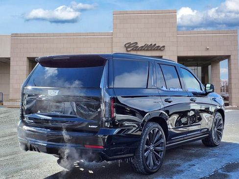 Used 2025 Cadillac Escalade V image 4