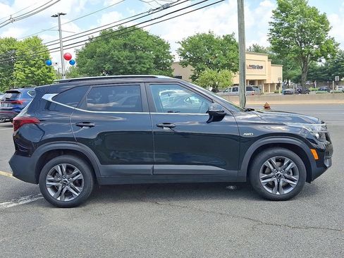 Used 2023 Kia Seltos S AWD/4WD image 8