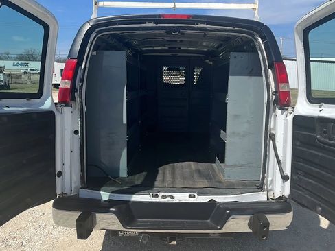 Used 2018 GMC Savana 2500 w/ Driver Convenience Package image 4