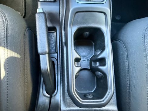 Used 2022 Jeep Wrangler Sport S image 28