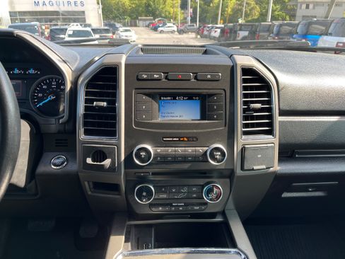 Used 2018 Ford Expedition Max XLT w/ Equipment Group 201A AWD/4WD image 22
