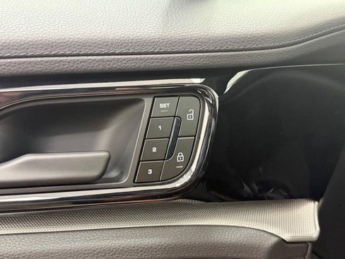 Certified 2025 Porsche Panamera 4 AWD/4WD image 18