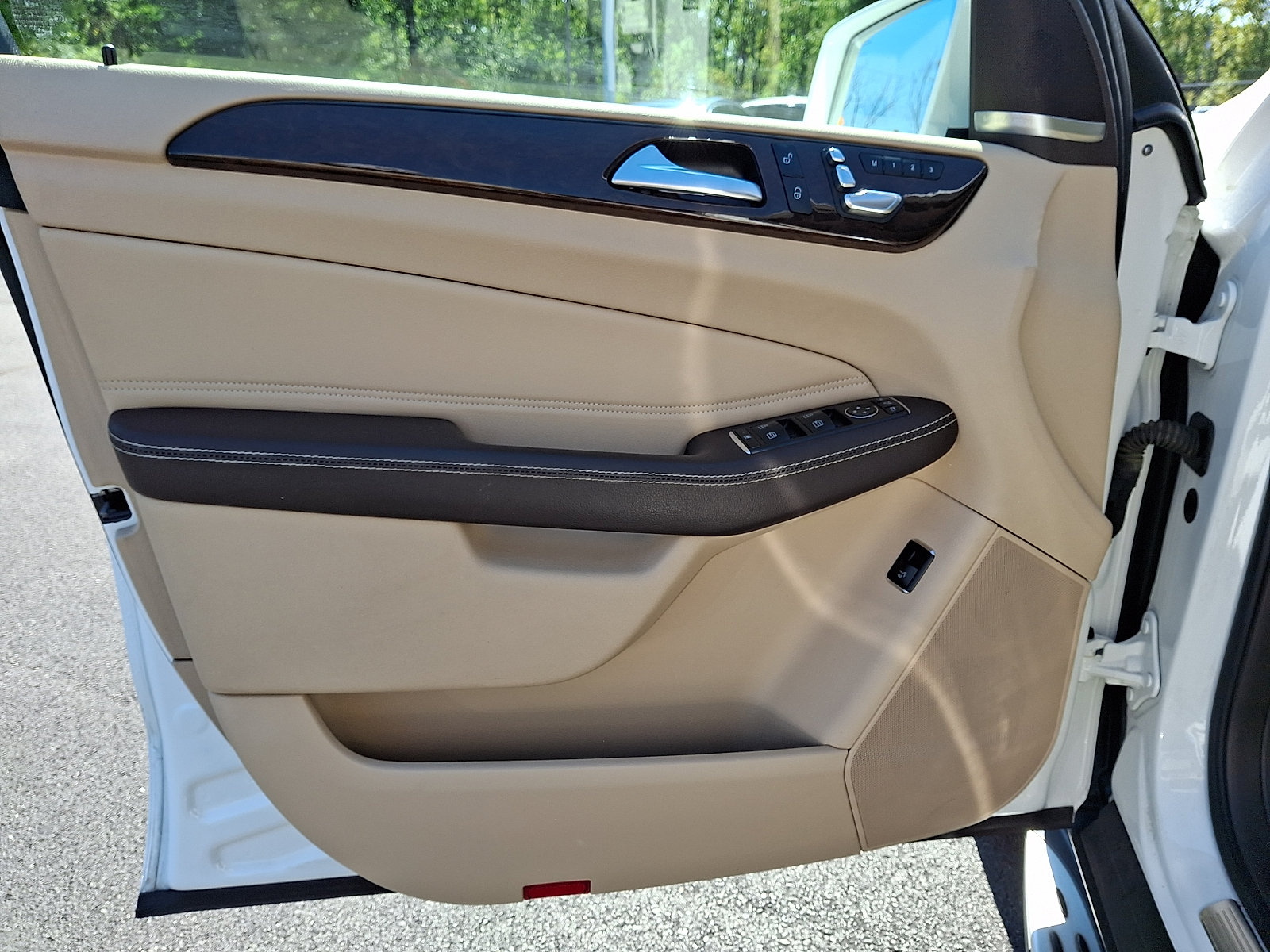 Used 2018 Mercedes-Benz GLE 350 4MATIC image 13