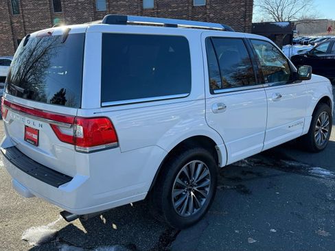 Used 2017 Lincoln Navigator Select image 8