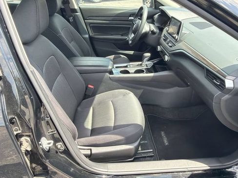 Used 2024 Nissan Altima 2.5 SV FWD image 26