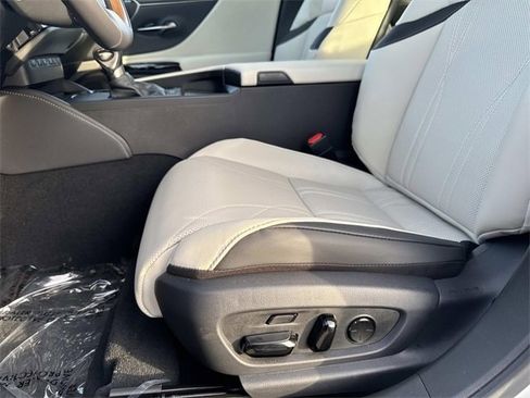 New 2025 Lexus ES 350 Ultra Luxury image 19