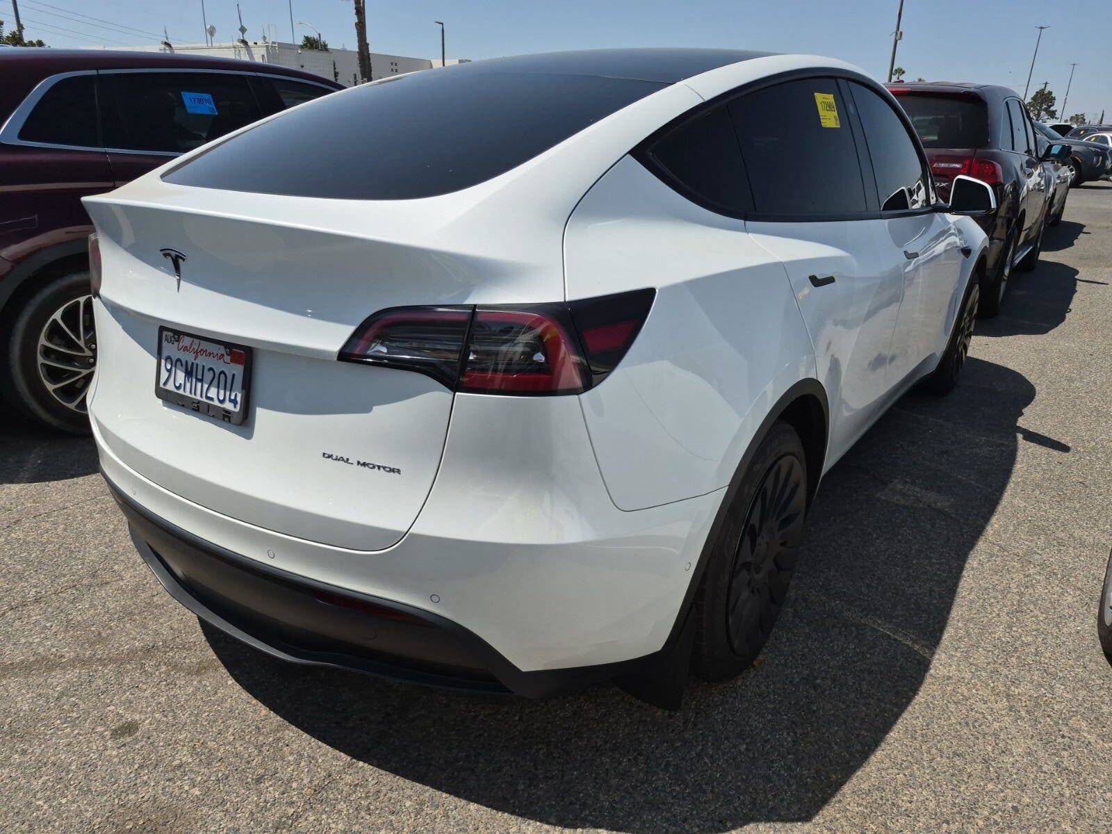 Used 2022 Tesla Model Y Long Range AWD/4WD image 3