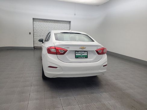 Used 2016 Chevrolet Cruze LT FWD image 6
