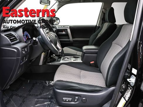 Used 2015 Toyota 4Runner SR5 AWD/4WD image 13