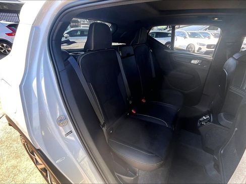 Used 2025 Volvo XC40 B5 Plus image 35
