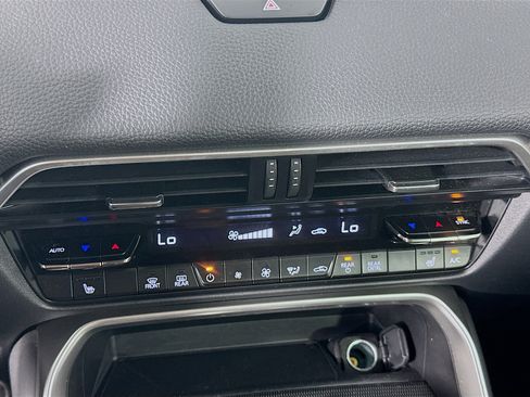 Used 2024 MAZDA CX-90 Plug-In Hybrid w/ Preferred AWD/4WD image 24