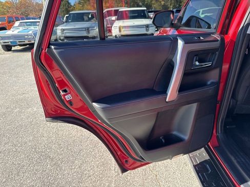 Used 2020 Toyota 4Runner SR5 Premium image 28