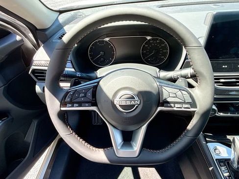 New 2025 Nissan Altima 2.5 SR w/ SR Premium Package image 7