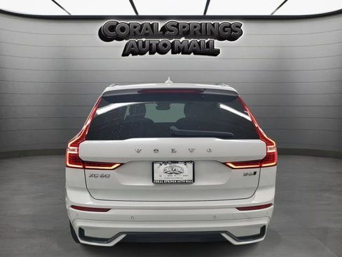 Used 2022 Volvo XC60 B6 R-Design image 5