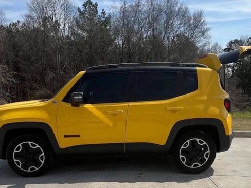 Used 2015 Jeep Renegade Trailhawk w/ Popular Equipment Group image 4