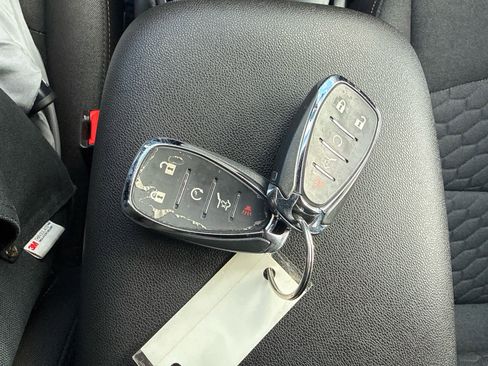 Used 2019 Chevrolet Equinox LT image 23