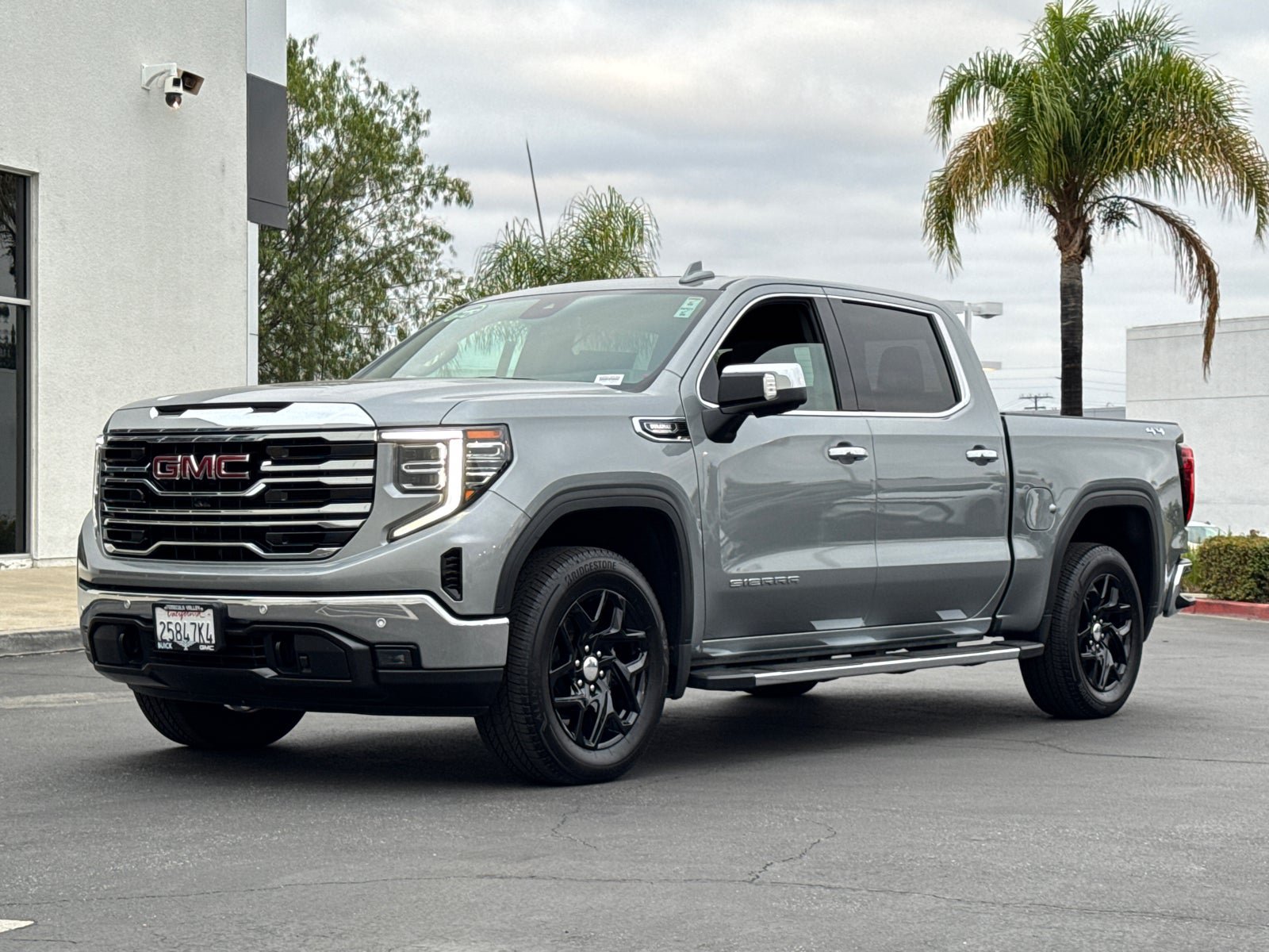 Certified 2026 GMC Sierra 1500 SLT w/ SLT Premium Plus Package AWD/4WD image 2