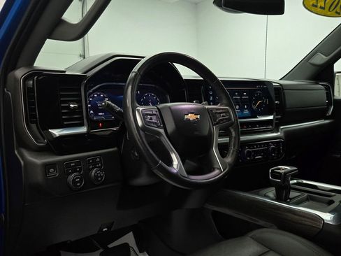 Used 2022 Chevrolet Silverado 1500 LTZ w/ LTZ Premium Package image 24