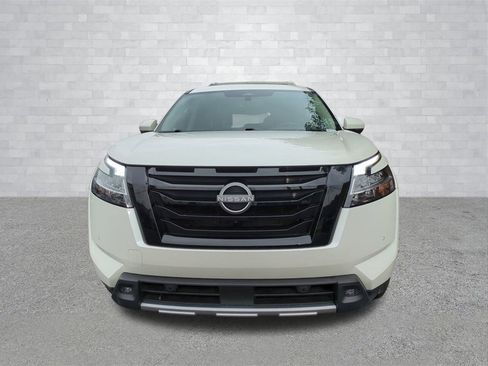 Used 2023 Nissan Pathfinder SL w/ Lighting Package (N92) image 9