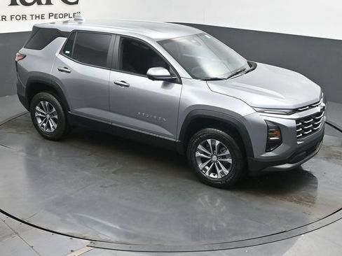 New 2026 Chevrolet Equinox LT w/ Safety and Technology Package FWD image 16