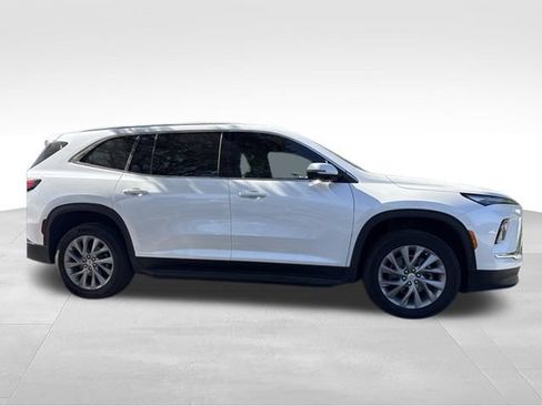 Used 2025 Buick Enclave Preferred w/ Power Package FWD image 4