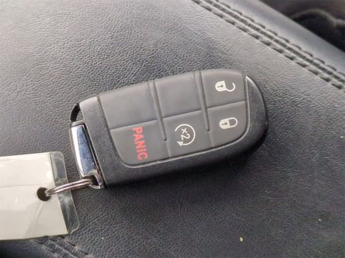 Certified 2024 Jeep Compass Limited image 34