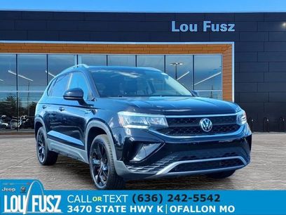 Used 2022 Volkswagen Taos SE w/ Panoramic Sunroof Package