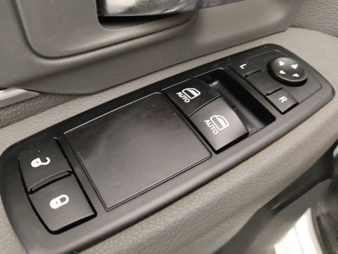 Used 2017 RAM 1500 Tradesman w/ Power & Remote Entry Group image 27