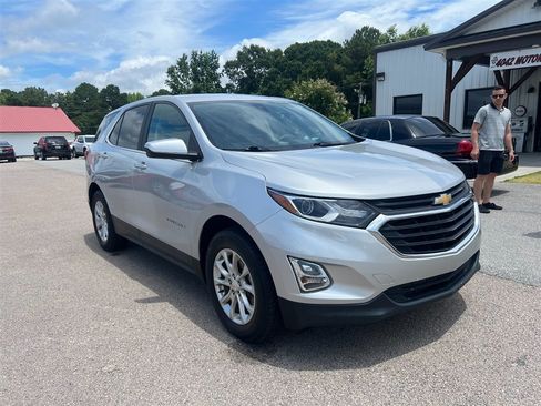 Used 2021 Chevrolet Equinox LT FWD image 2