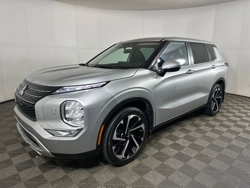 Used 2023 Mitsubishi Outlander SE image 7